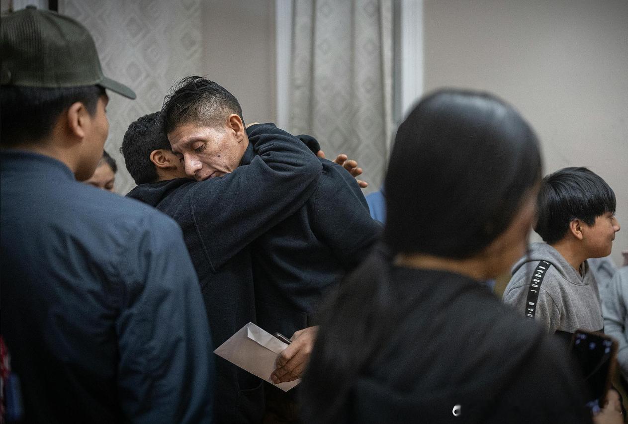 【黄金时代】明尼苏达州一个非法移民家庭因不堪忍受美国移民及海关执法局（ICE）让