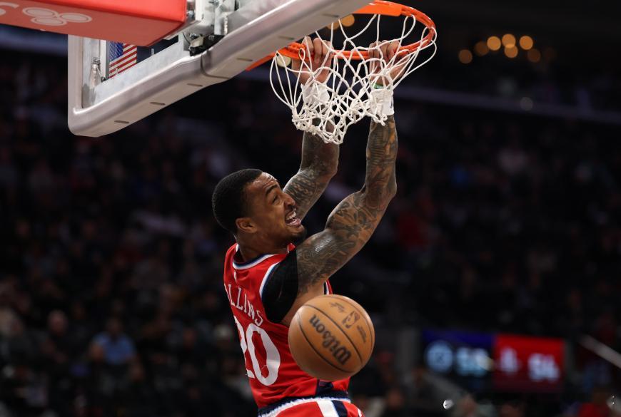 快船和国王半场战罢，快船以73-40大比分领先。上半场比赛，科林斯表现不俗，8中