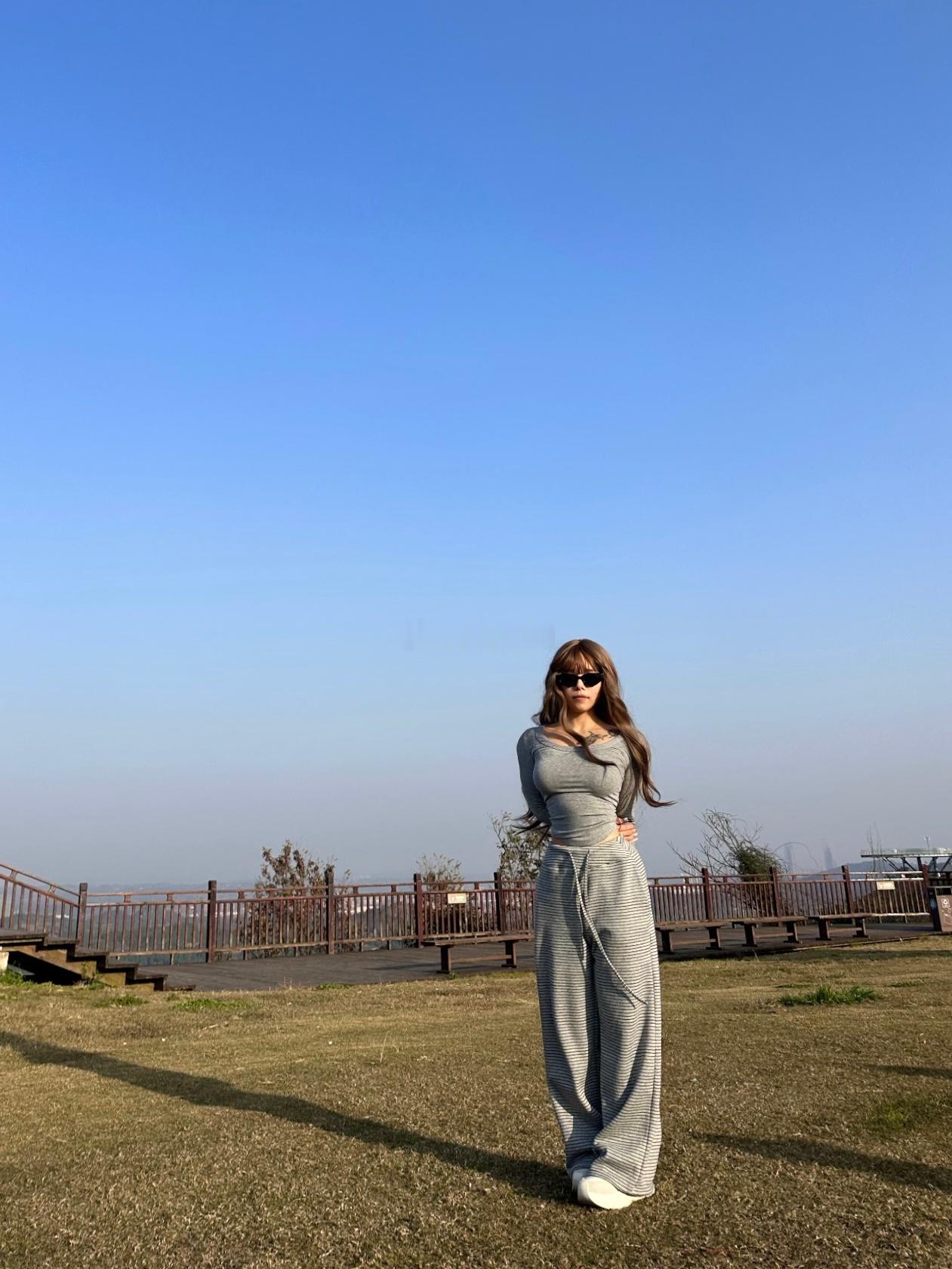 晒太阳，喝茶，撸猫