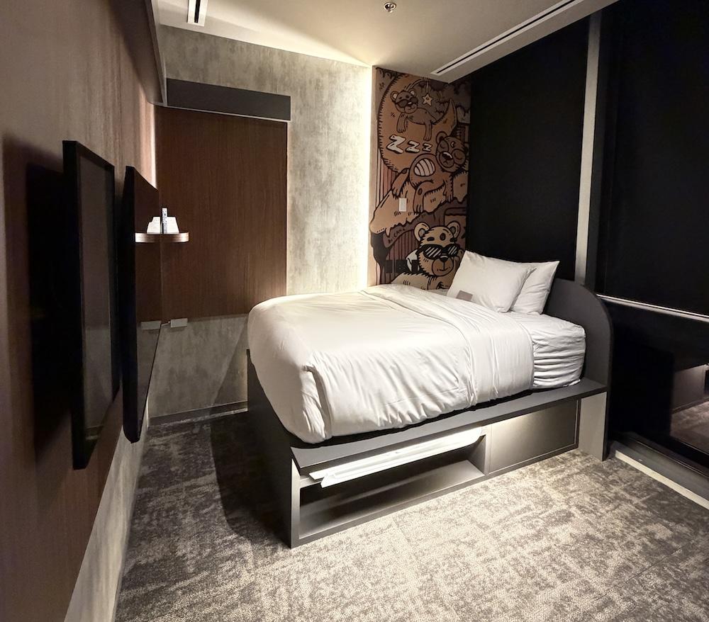 近日，迈阿密国际机场D航站楼15间睡眠休息室投入运营，每间休息室可供1至4人使用