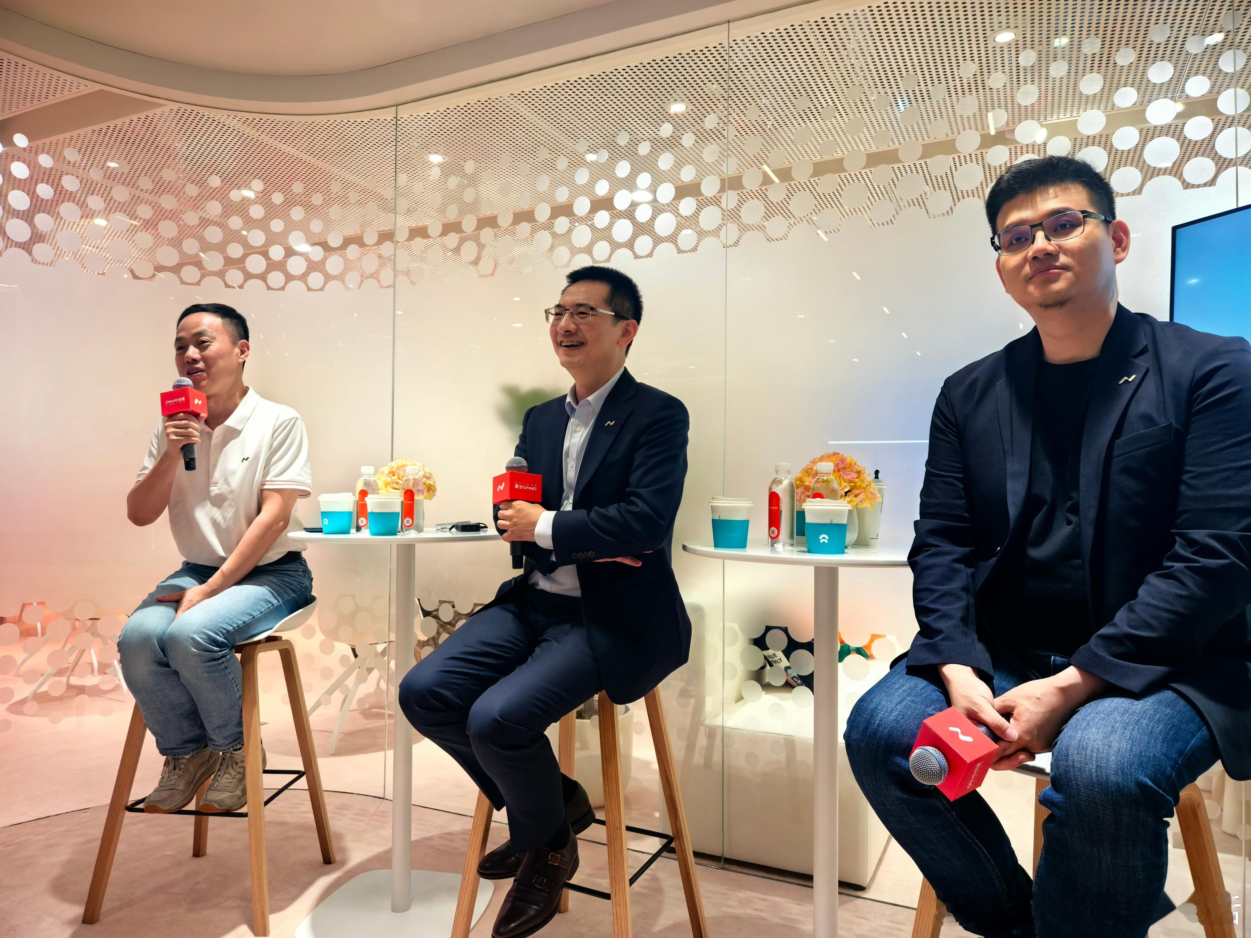 乐道上海车展媒体群访，力洪、沈博和Eric都参加了～关于销量：沈博说，要求销售每