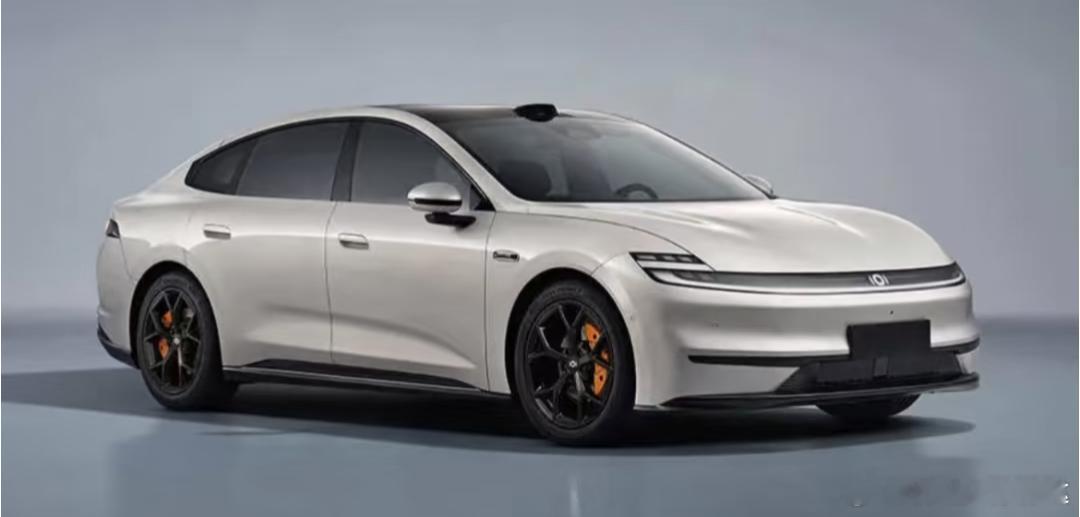 服务是买车的隐形豪华 体验感简直棒极了！优质的服务，才是真正打动人心的关键所在！