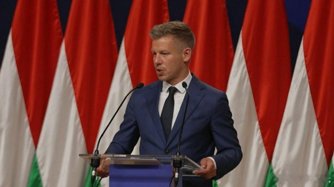 匈牙利新当选总理彼得·马加尔表示，乌克兰是战争的受害者，并强调任何人无权强加和平