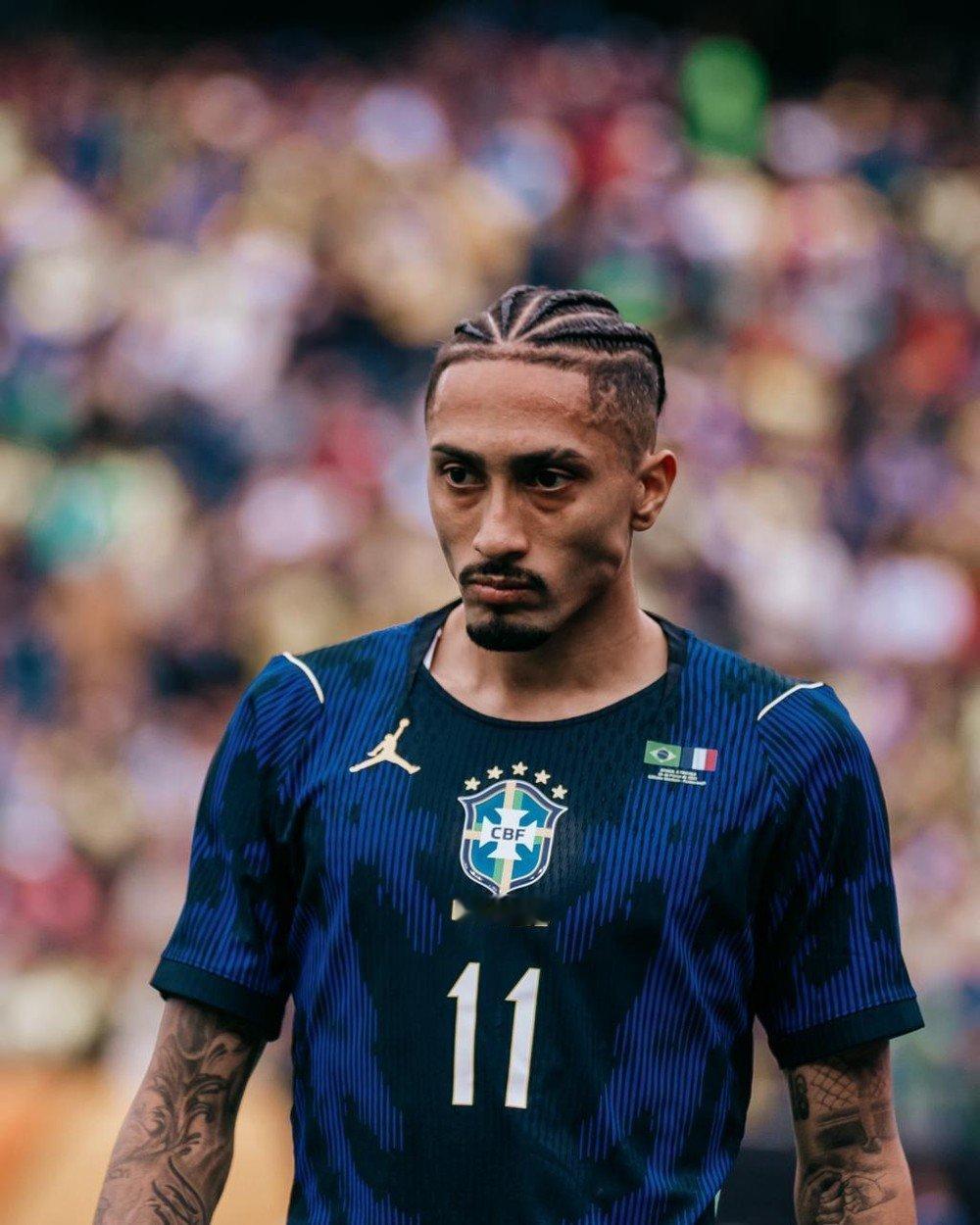 加泰电台： 拉菲尼亚一段时间前就失去了对巴塞罗那理疗团队的信任，因此他从巴西带来