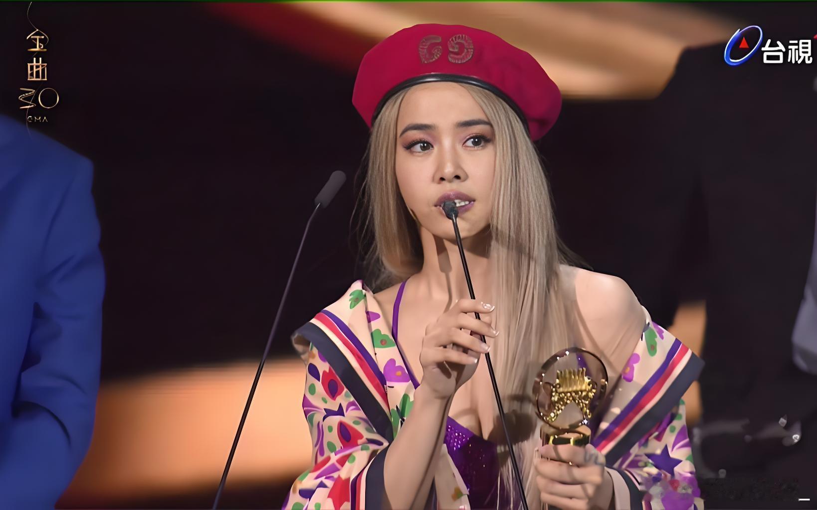 蔡依林蔡依林pleasure巡回演唱会 追星日记：爱上蔡依林，从那个“呸”字开始