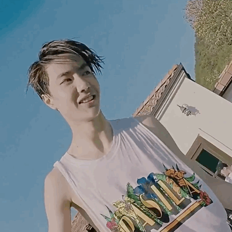 《来盖楼》谁不迷恋王一博的笑容呢💚💚💚 