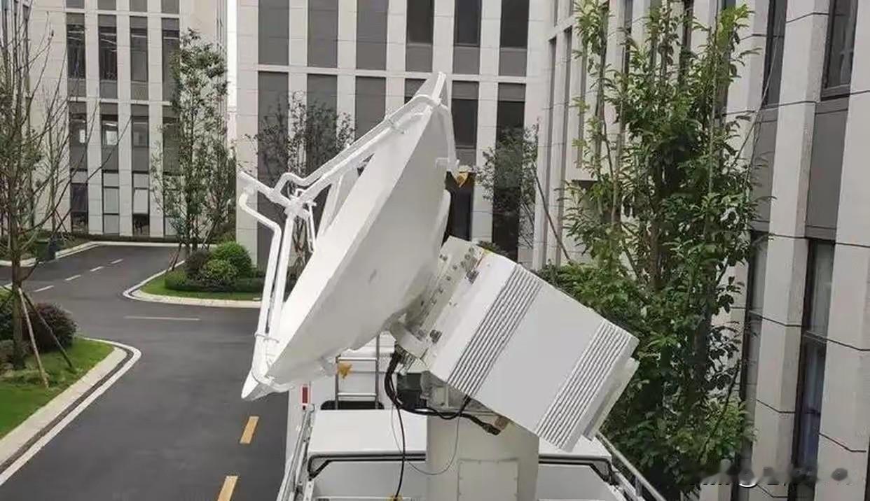 8. 中国战略预警雷达亮相 向美北约发信号：2025年春节央视拜年视频中，军事航