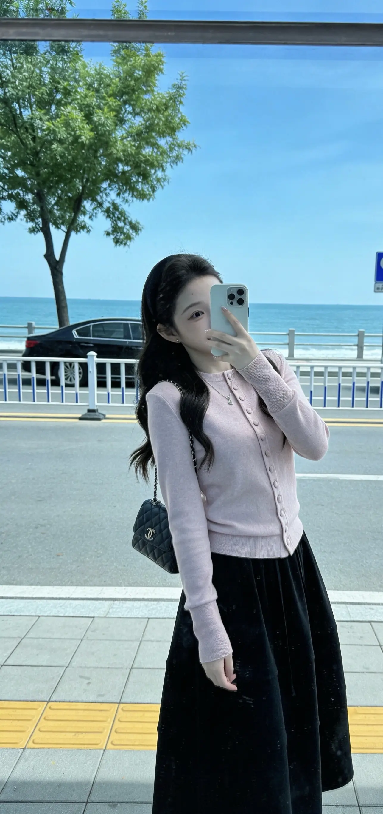 人一旦悟透了，就会变得沉默  不是没有了与人相处的能力 而是没了逢场作戏的兴趣