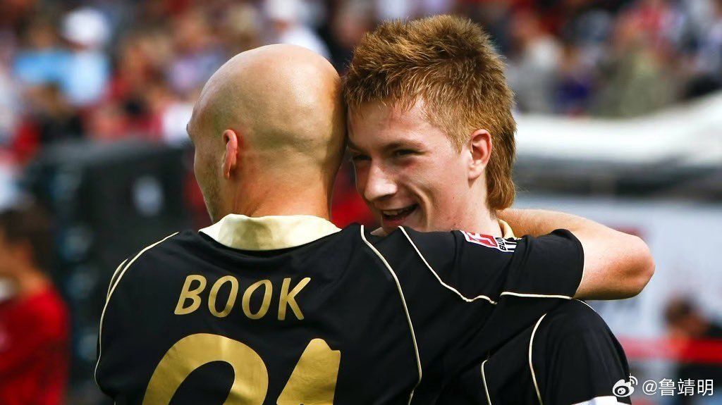 【不破不立】尼尔斯-奥莱-布克即将出任多特蒙德新任体育总监。多特蒙德已同意从本周