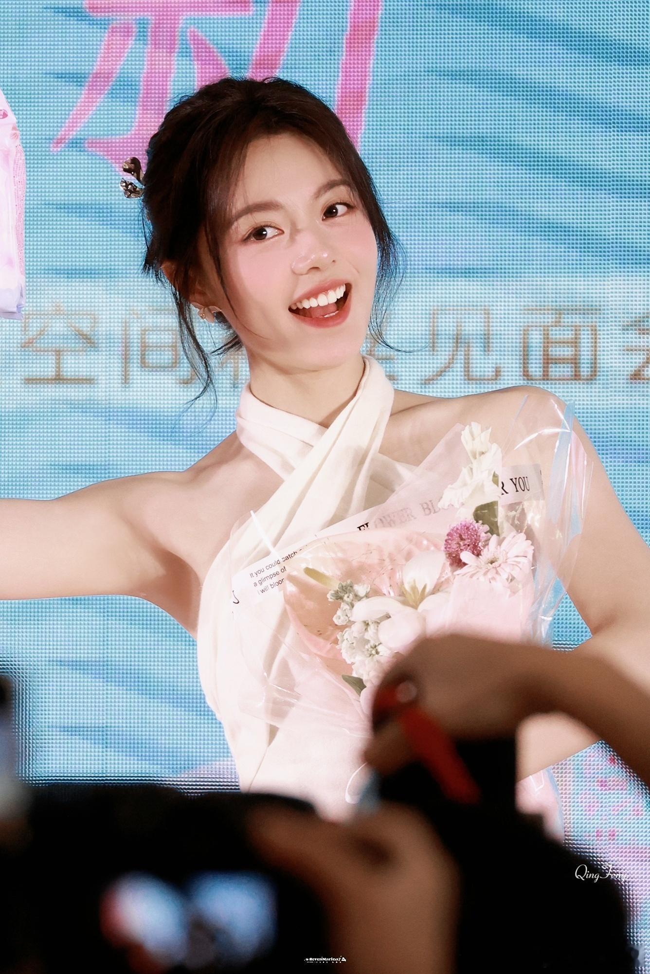 赵今麦赵今麦无可替代 🌾赵今麦徐迟 你有千千万万个我而我只有一个你赵今麦 | 