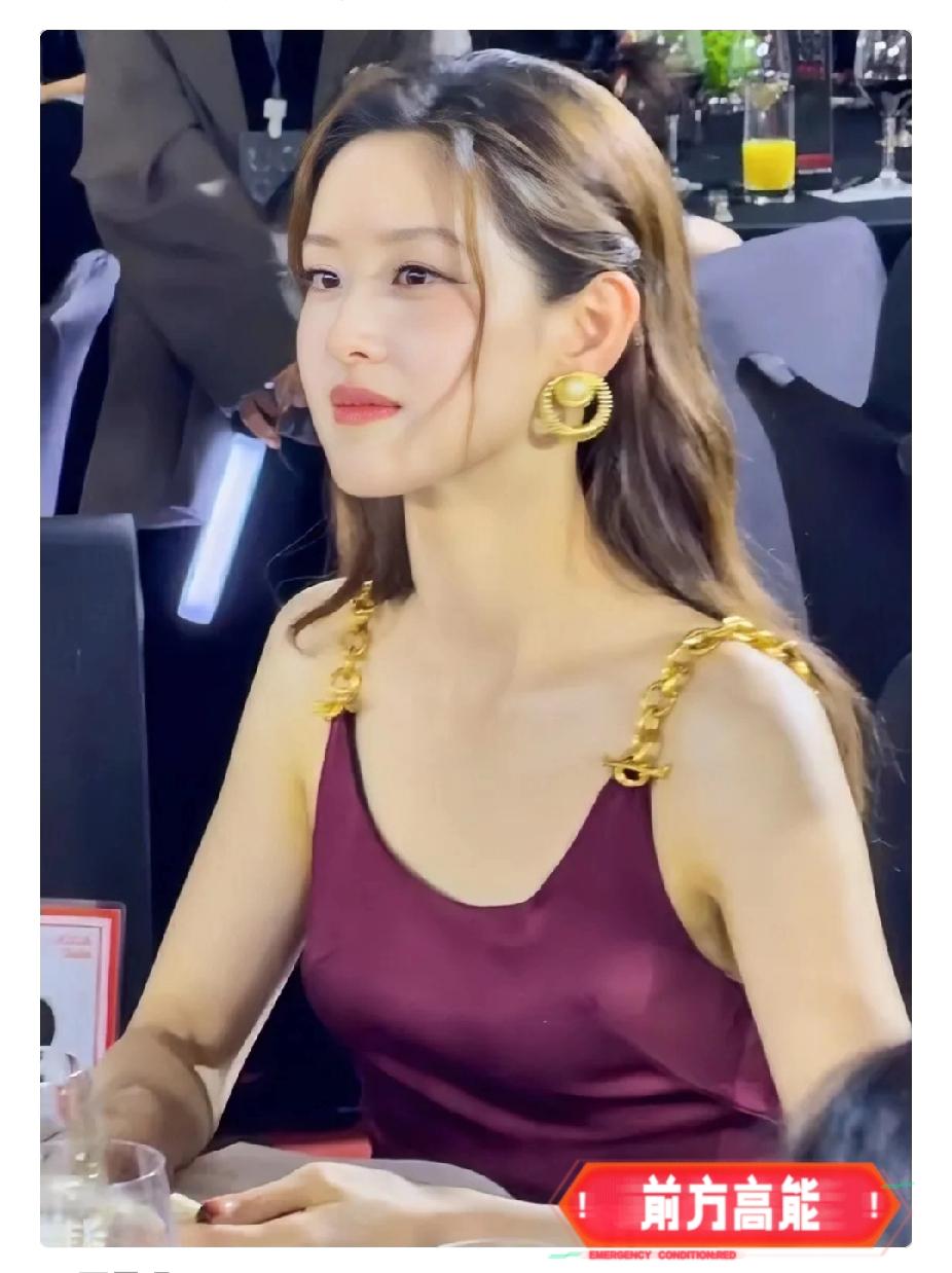 章泽天我是越来越看不懂她了！明明是富商太太，却还要那么拼！

2025年11月1