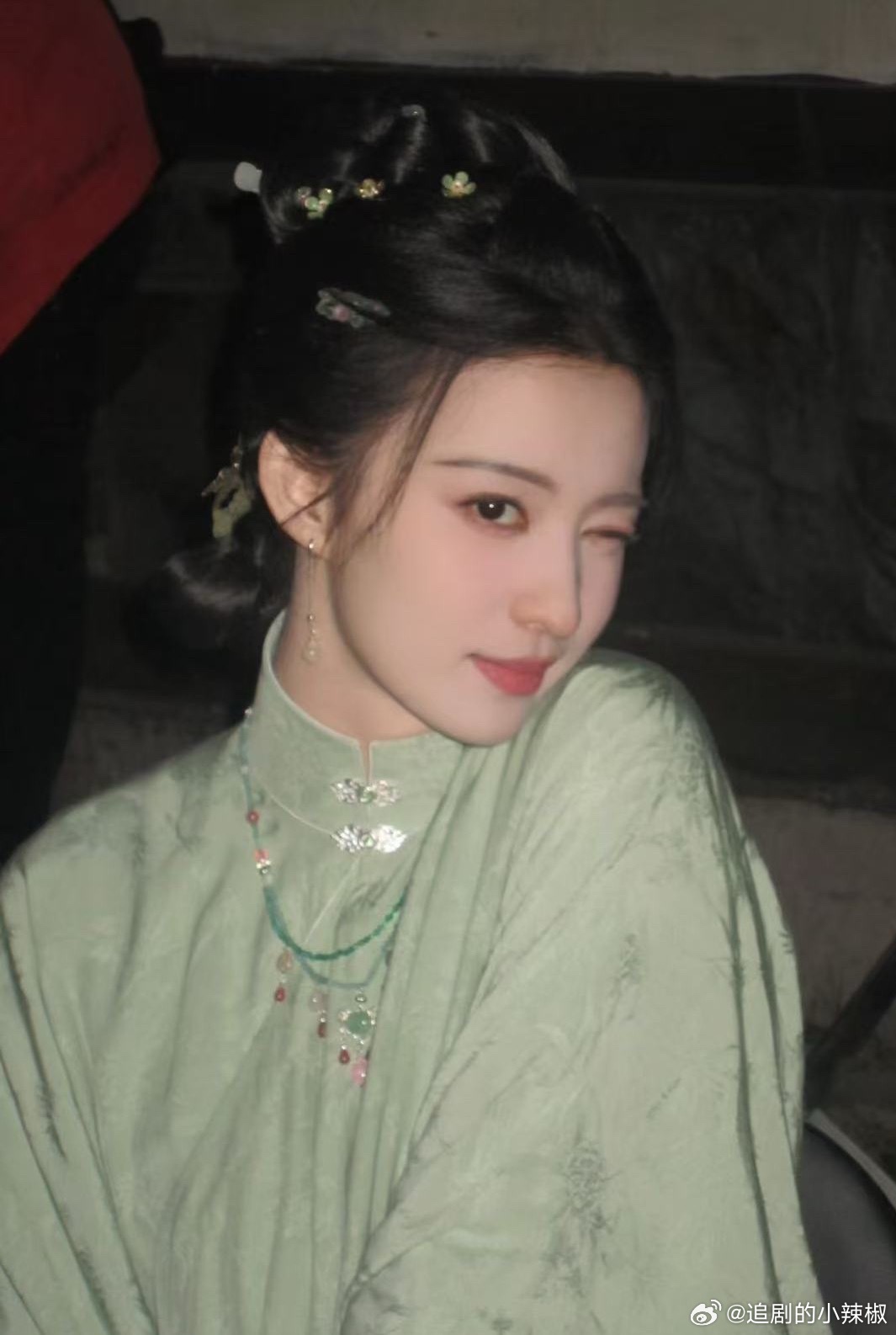 王楚然辛云来杀青照王楚然这个新剧我还蛮期待的，看完杀青特辑，更相信王楚然选剧本的