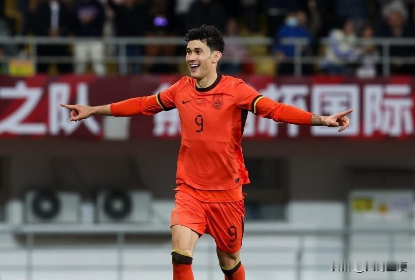 9分钟梅开二度！“锋霸”拜合拉木一战封神！拜人拜神不如拜合拉木！U22国足2：0