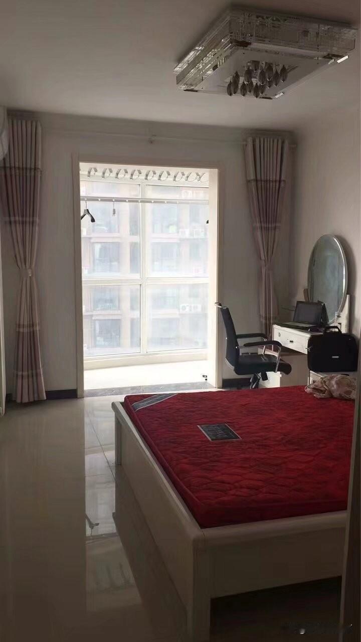 当你感觉到自己不对劲，那就换个城市，换个环境。人生在世，功名利禄都不如你重要。你