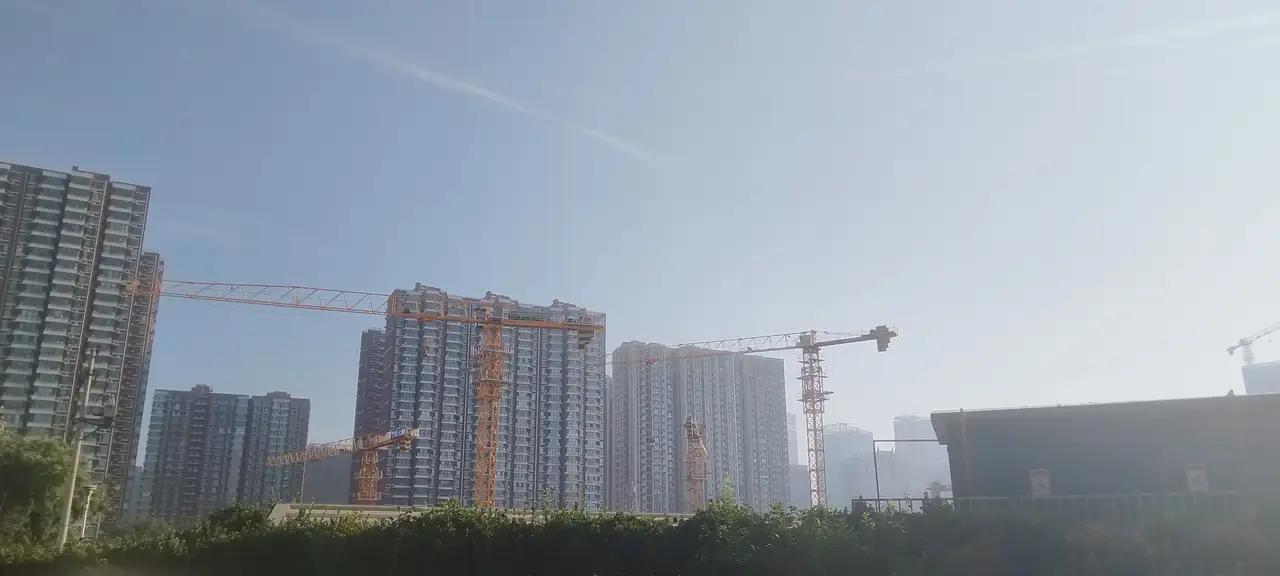 中央安全生产考核巡查组把施工单位的底彻底揭穿了:
1、项目经理一问三不知。
2、