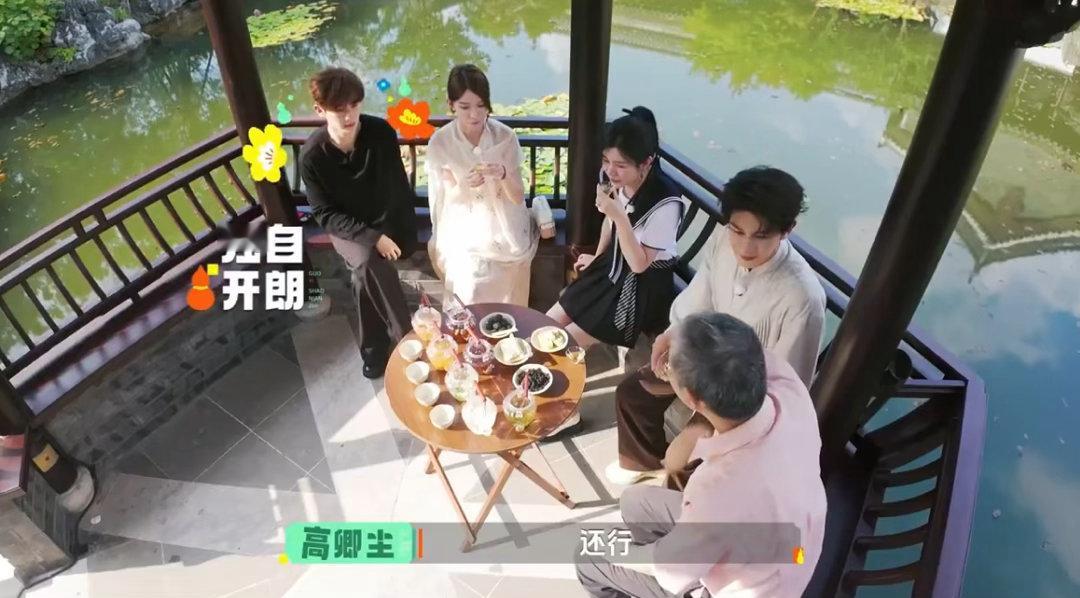 沈老师两年了还没放弃夏之光沈老师劝夏之光学医沈老师这份长久的惜才太戳人，两年光阴