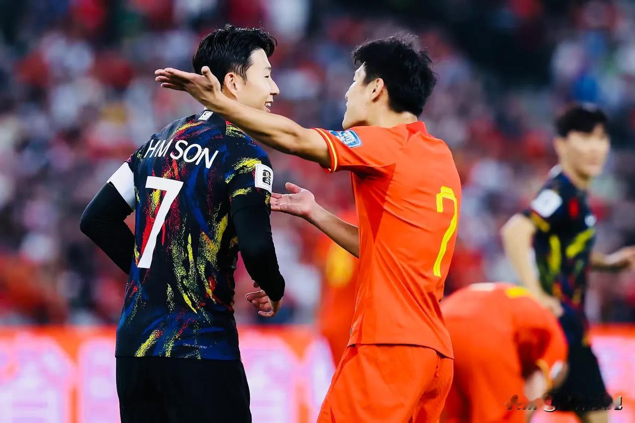 随着泰国男足3-1战胜新加坡，没能取得3个净胜球，最终C组中国男足与泰国男足同积