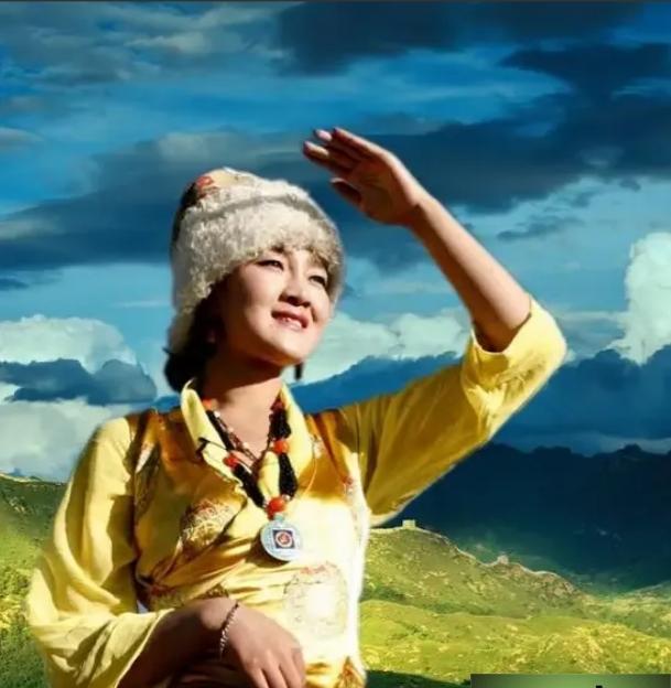 有一次，降央卓玛演出完坐飞机回家，到了机场安检处，安检员照例，让她把手中的“白色