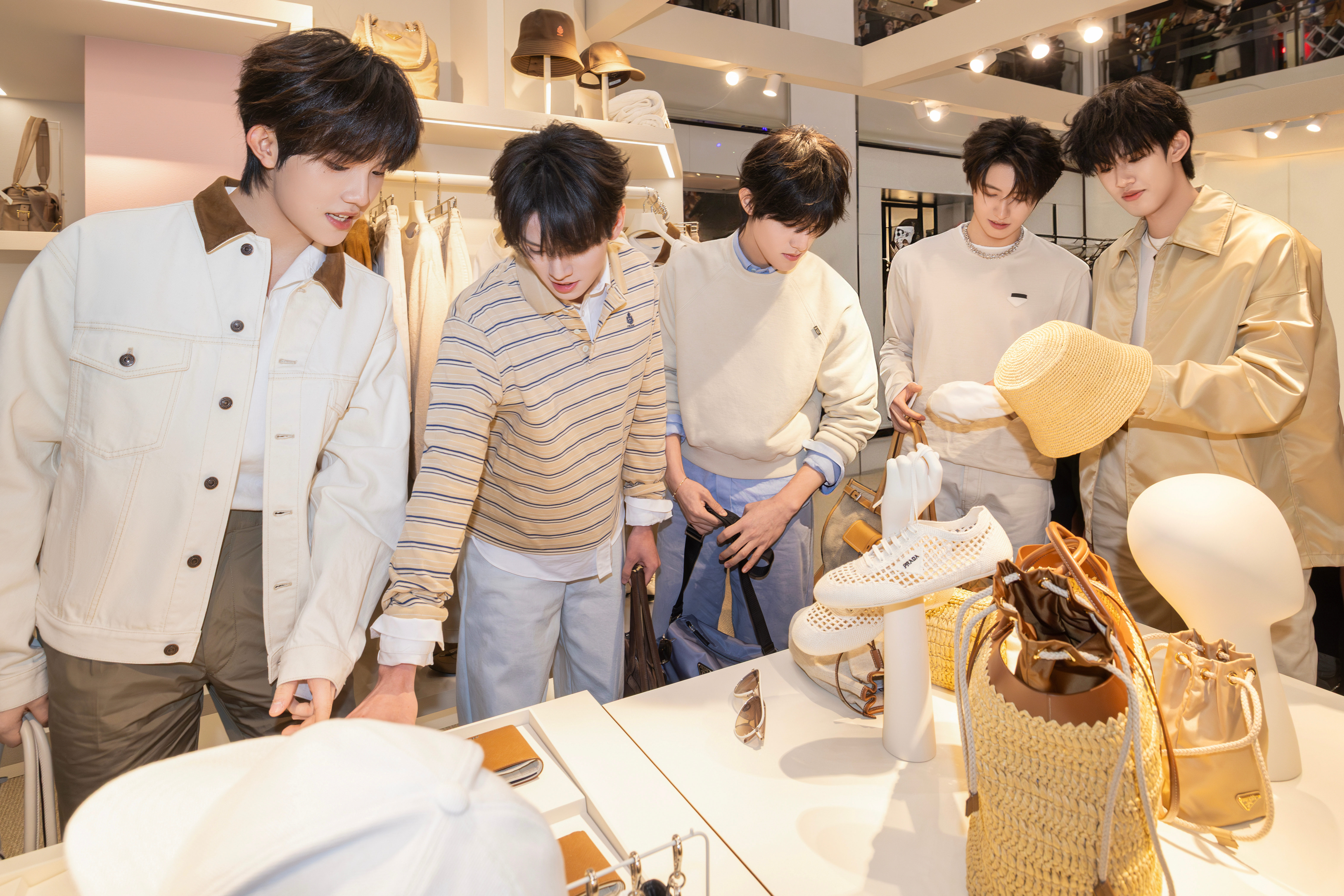 TOP登陆少年 朱志鑫、张泽禹、张极、左航、苏新皓 北京 PRADA White