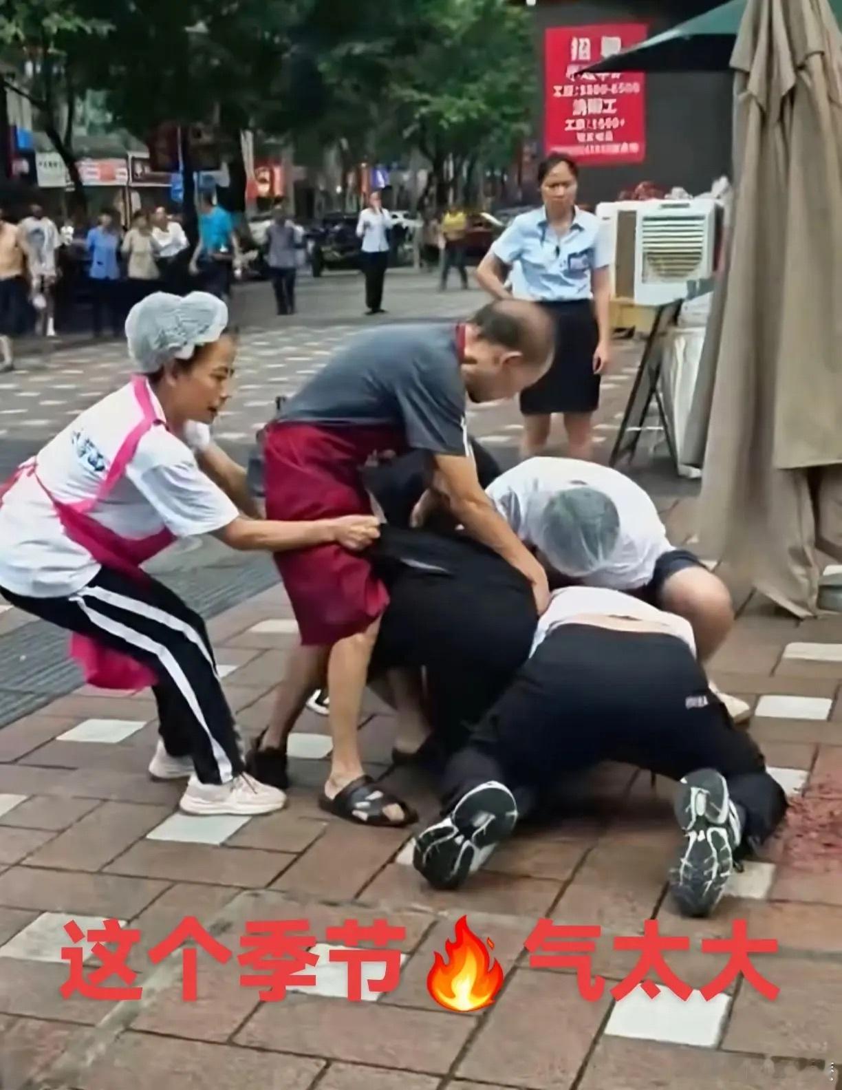 重庆黄阿喜VS川东婶，两家面馆老板为了一个牌子相互🔪对砍😮‍💨吃瓜 ​​​