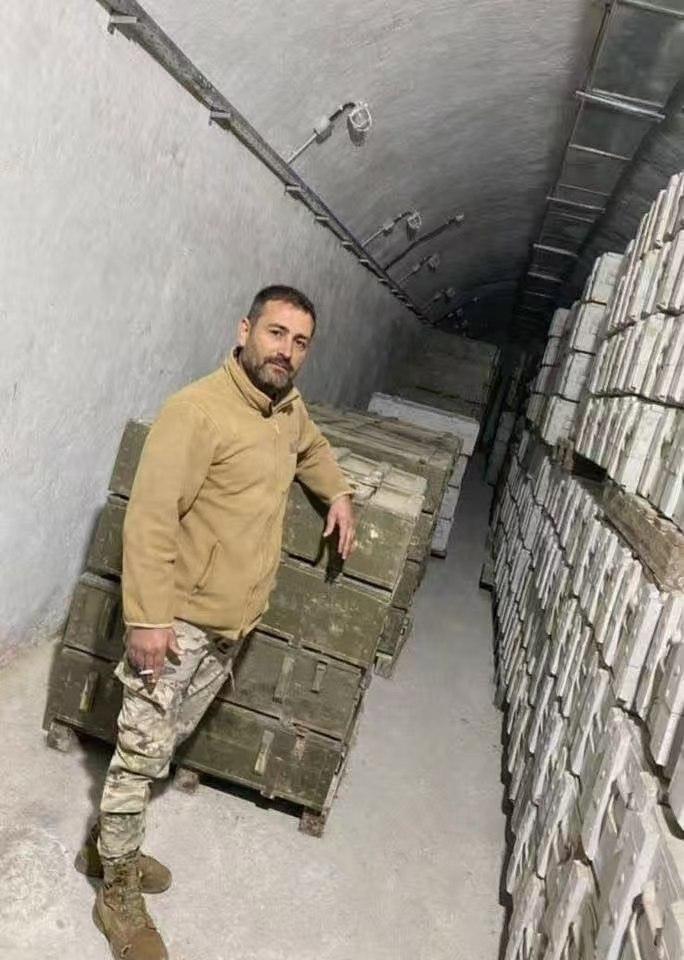 伊朗要自身难保，黎巴嫩真主党脖子上的枷锁被勒紧了！又一个巨型弹药库被发现，不仅有