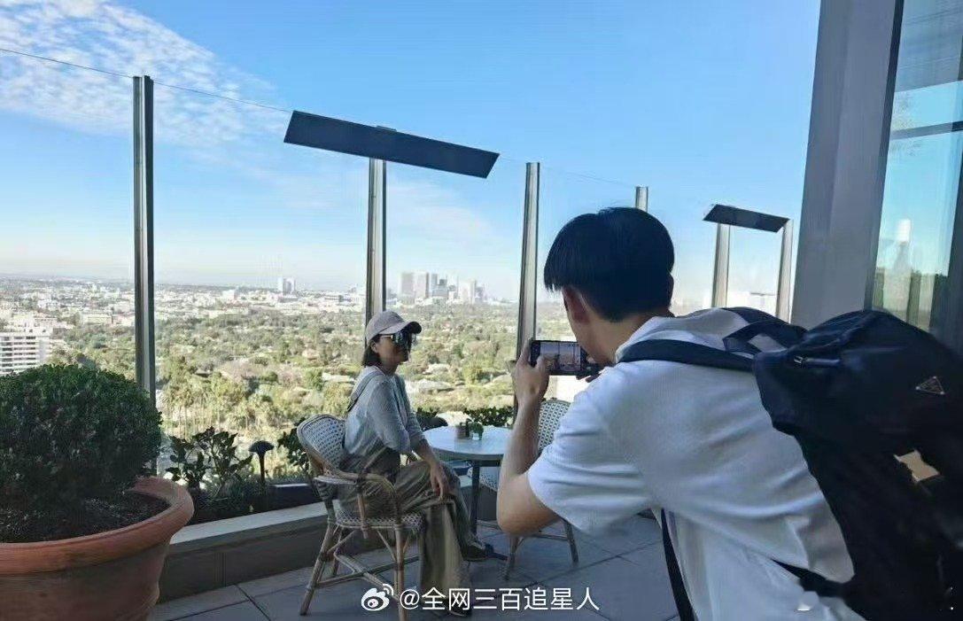 李现拍的杨天真杨天真洛杉矶偶遇李现杨天真洛杉矶偶遇李现，哇哦，[哈哈][哈哈][