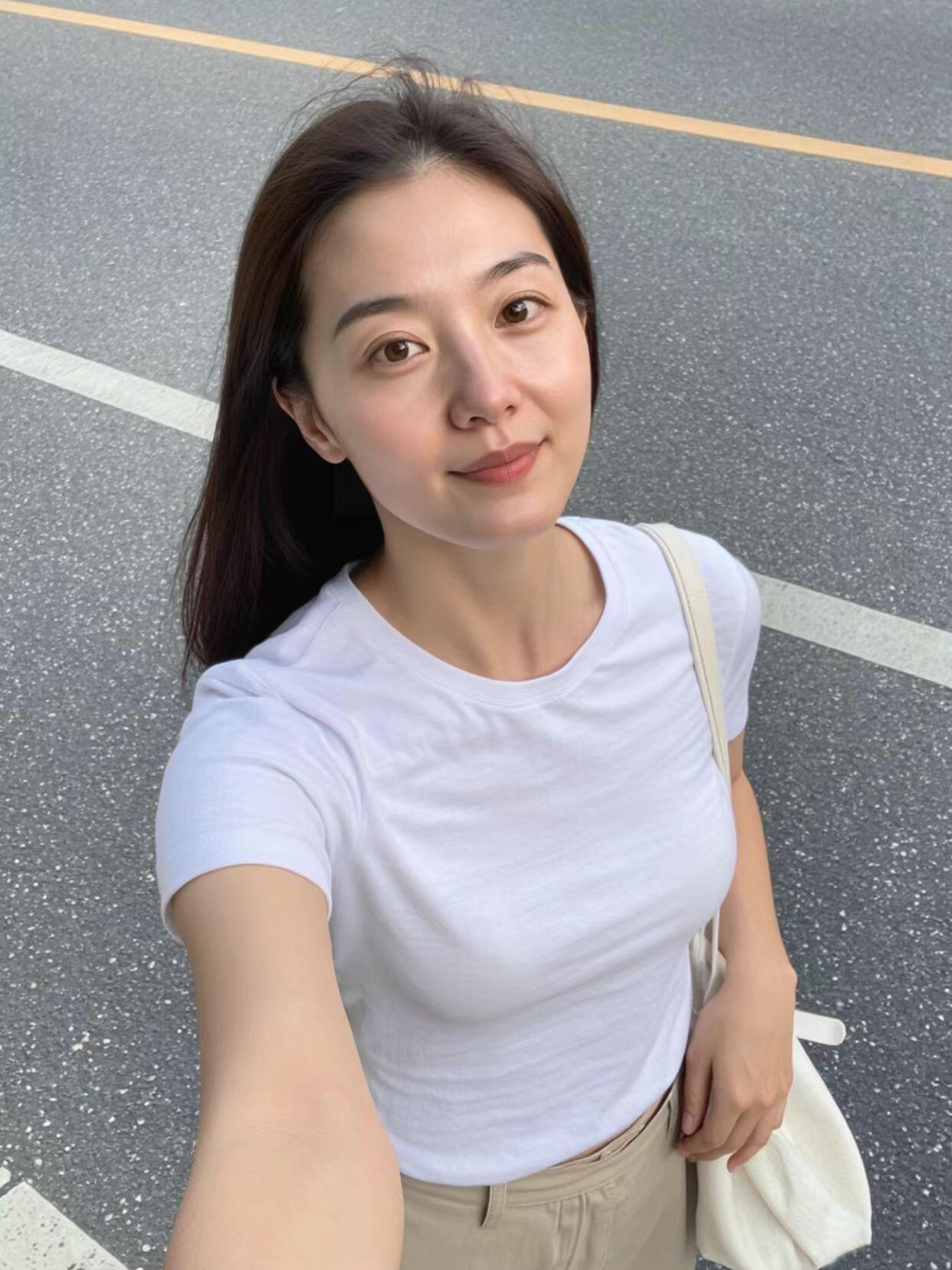 躺在床上翻来覆去睡不着，三十几岁突然被裁员，都说大环境不好，怎么也没想到这一天会