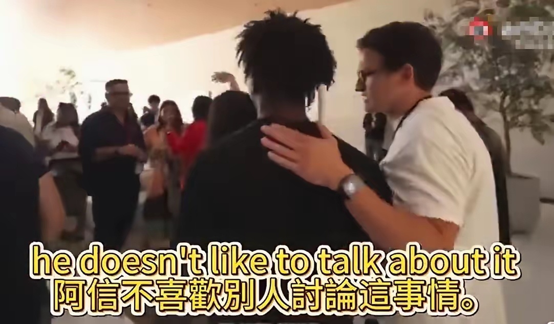 五月天阿信的立场问题再次引热议，在国外竟然不希望有人提他来自中国，没想到被甲亢哥