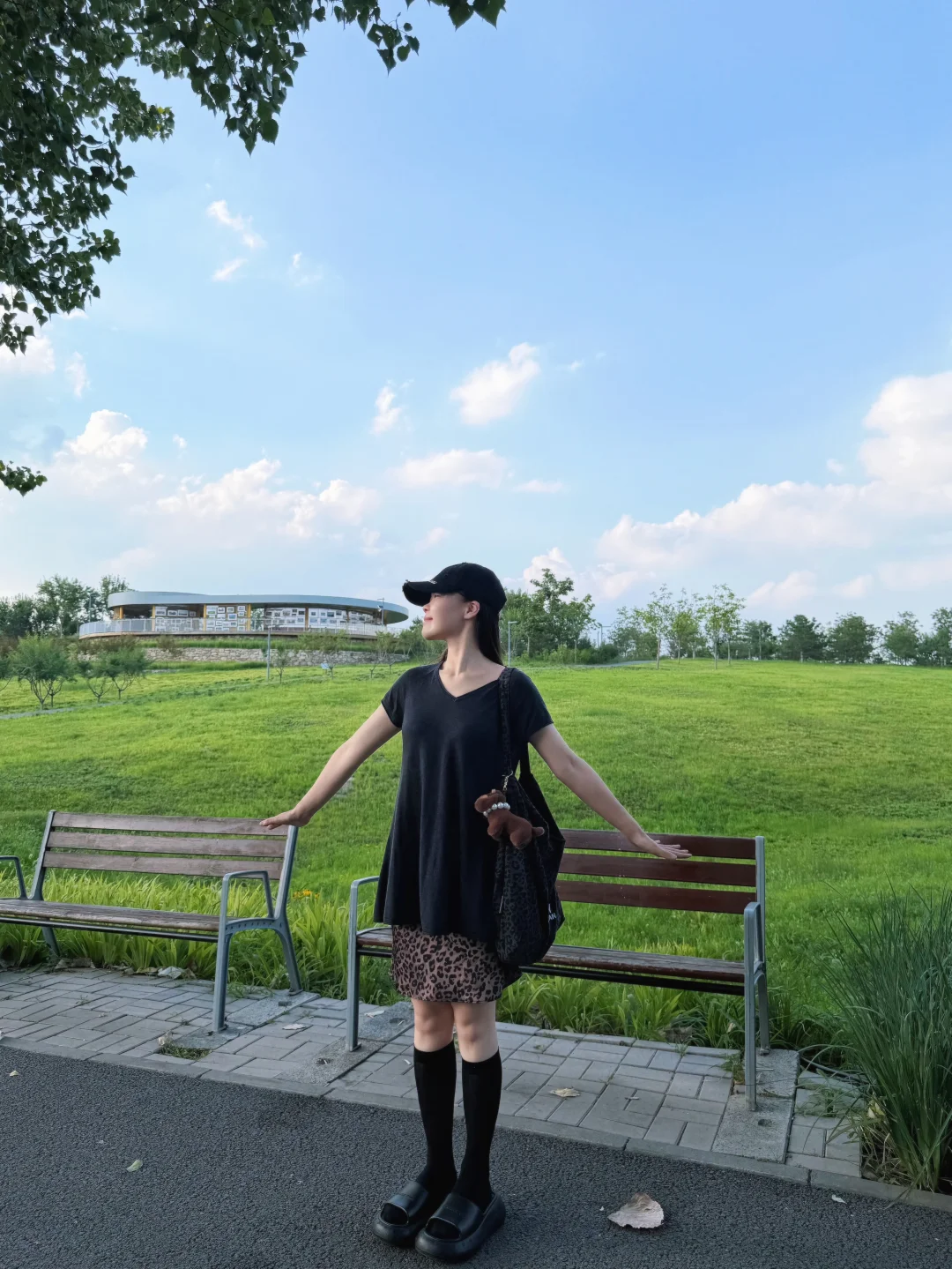 至今没从露思这套穿搭中走出来