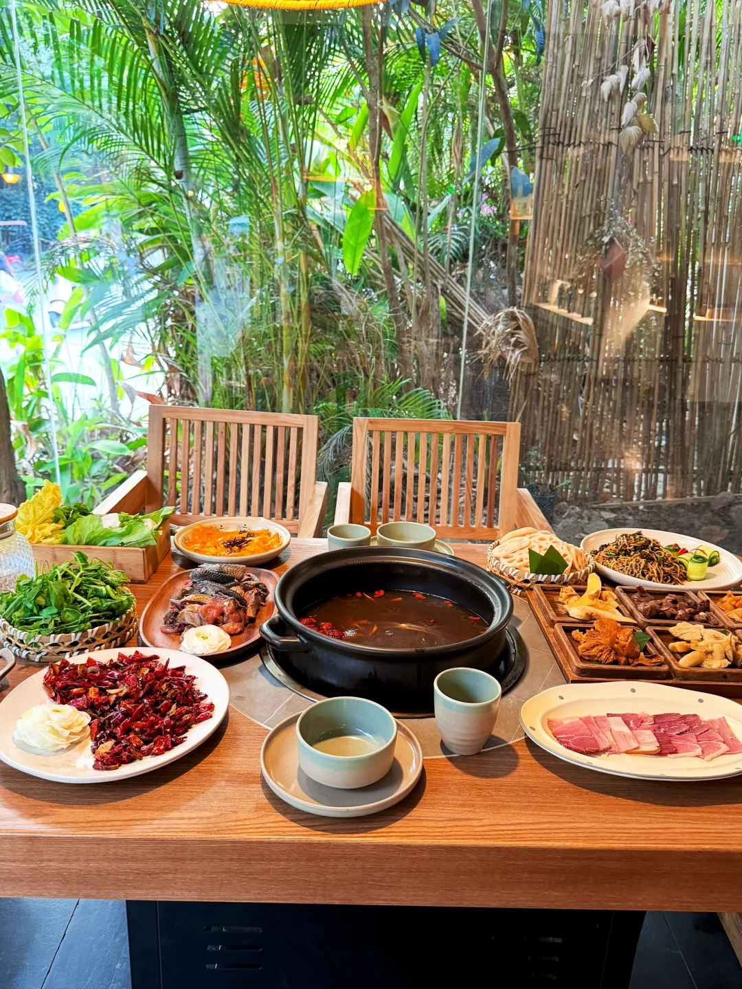 确实是版纳坠好吃的。。。野生菌火锅
