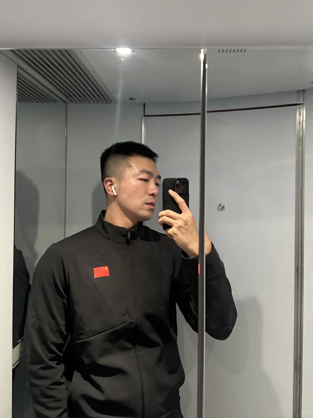 我既然做不上神灵，那当个可爱鬼也好