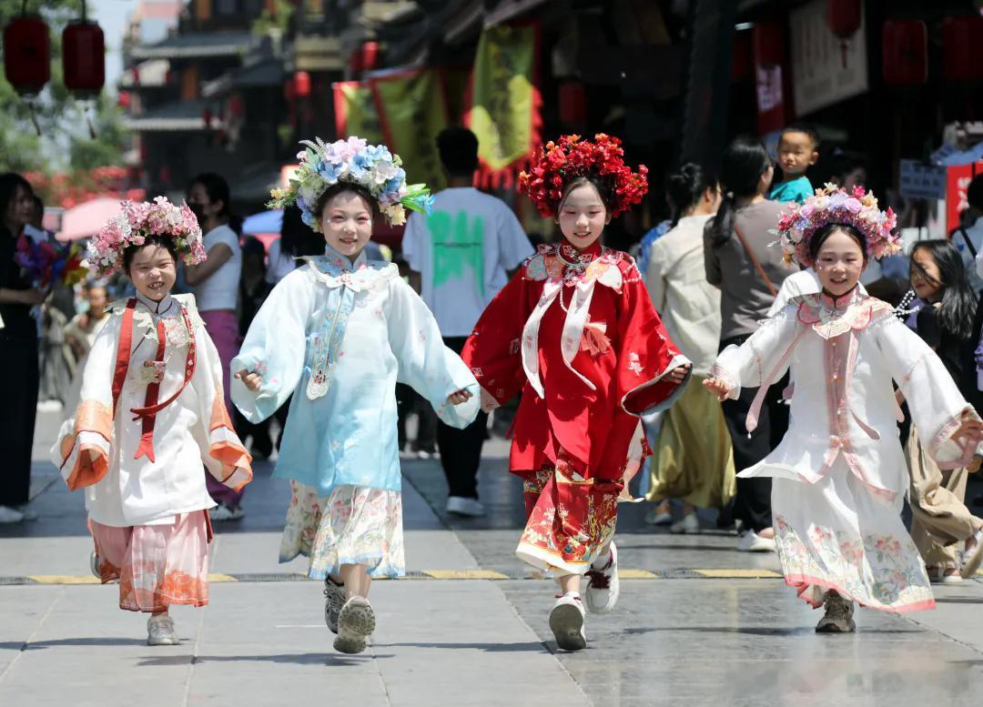 这个五一，不必远游！许昌把三国风云与新潮玩法揉成了一场文旅盛宴，整座城都是沉浸式