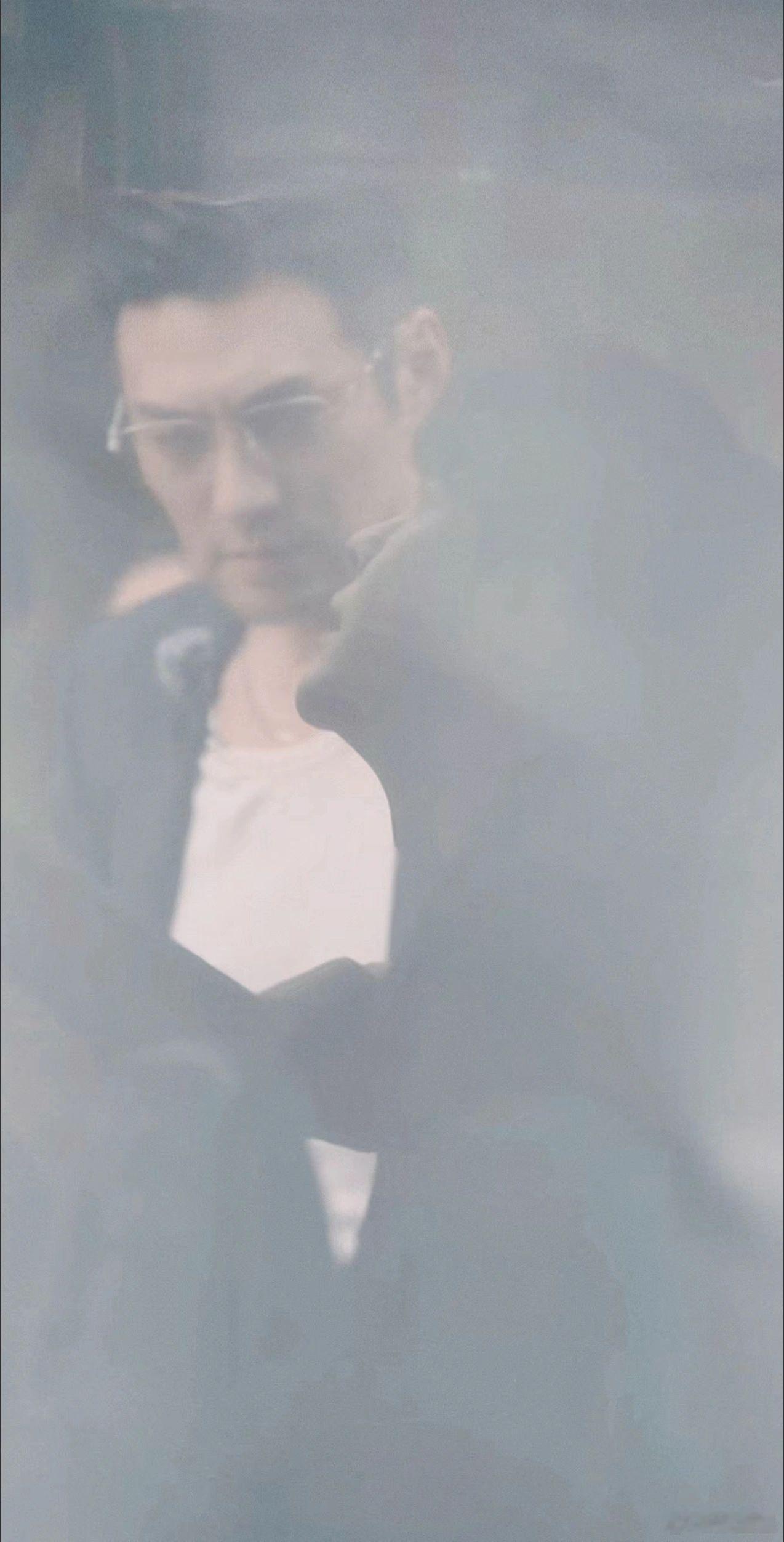 严屹宽跟名字带乔的男人有缘啊！前有乔振宇，后有徐海乔。正好一个大乔一个小乔，铜雀