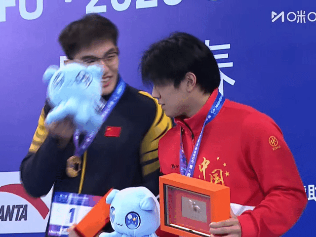 2026年中国游泳公开赛 两人如同做了夫妻一般 郑英昊和董志豪秒变男子双人游（不