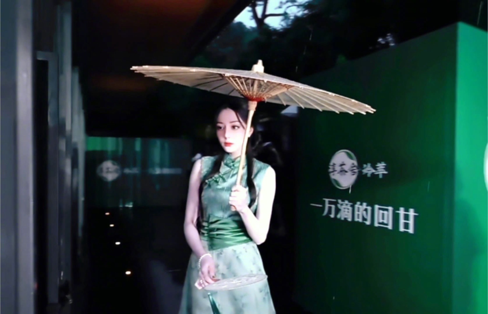 直播好糊[泪]但也挡不住巴巴的美貌！！古典美人具像化迪丽热巴直播 ​​​