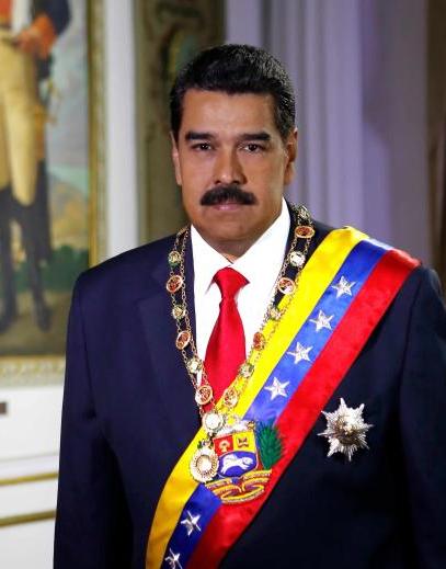 马杜罗最绝望的一刻，不是看到美国特战队，而是发现自己睡的军营，大门是敞开的！他以