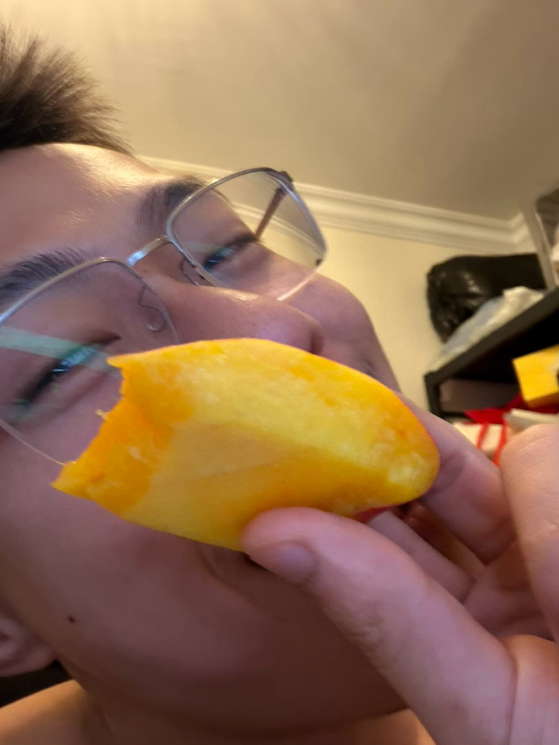 人五给我寄的桃子到了好甜好香好喜欢！ 