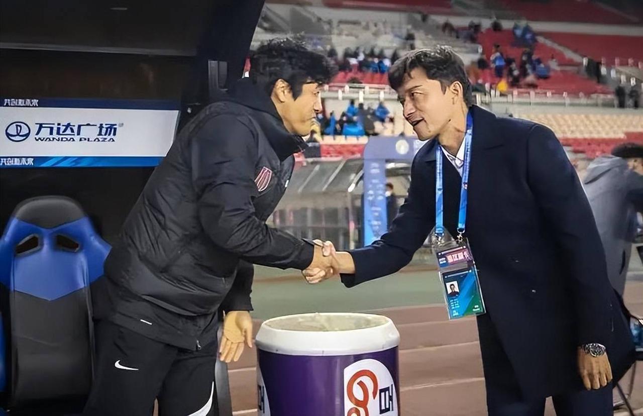 黄强歪谈体育认为，最后谢晖的言论也有可能会影响球队的士气和信心。作为一名教练和足