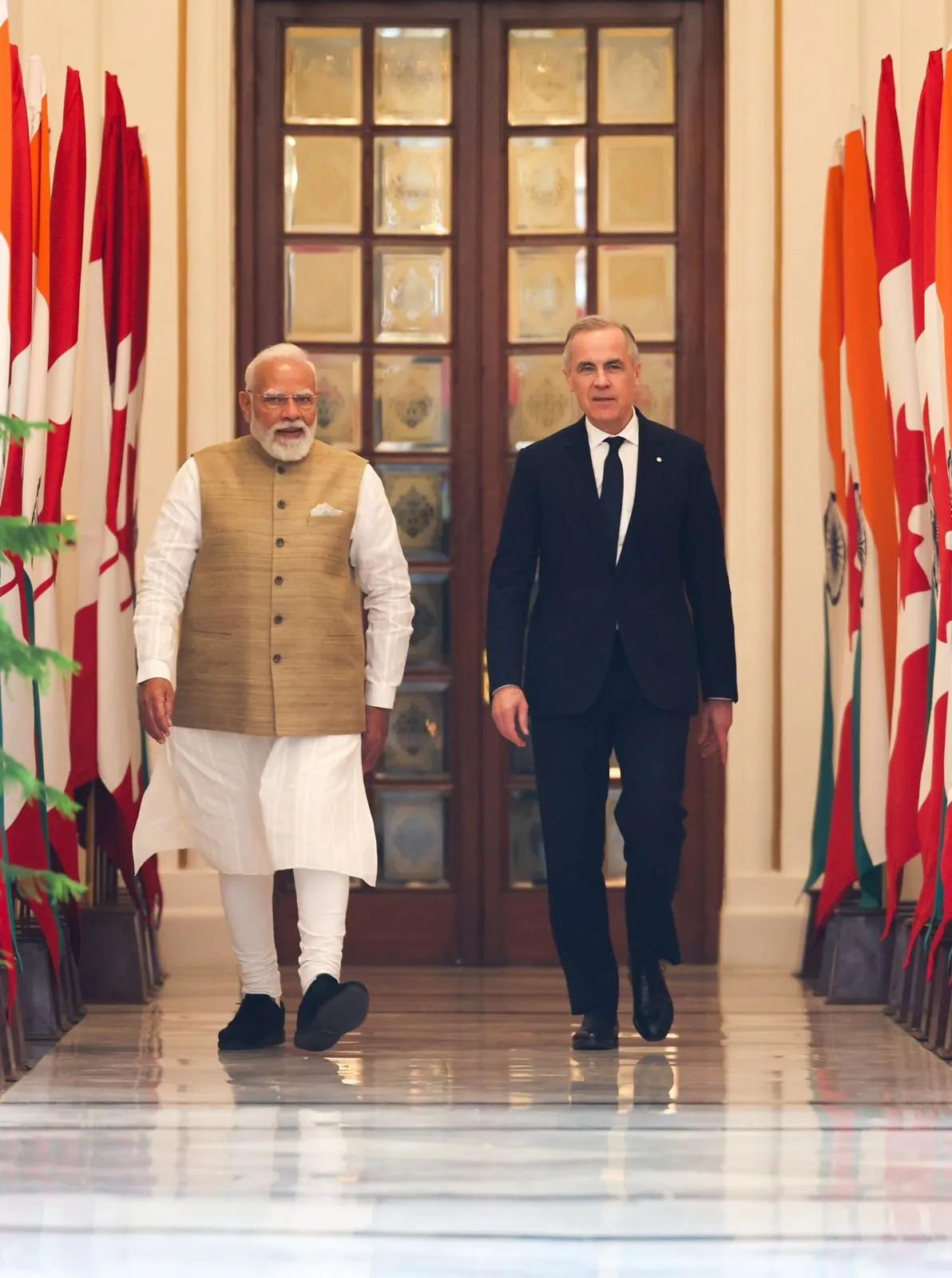 印度总理莫迪：印度非常高兴欢迎卡尼总理首次访问我国。

这是印加关系的一个重要里