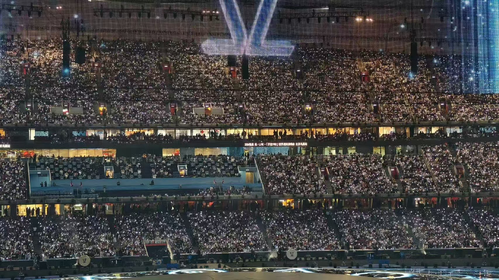 张杰鸟巢演唱会的上座率张杰鸟巢第二天上座率张杰鸟巢演唱会的上座率，厉害，确实很不