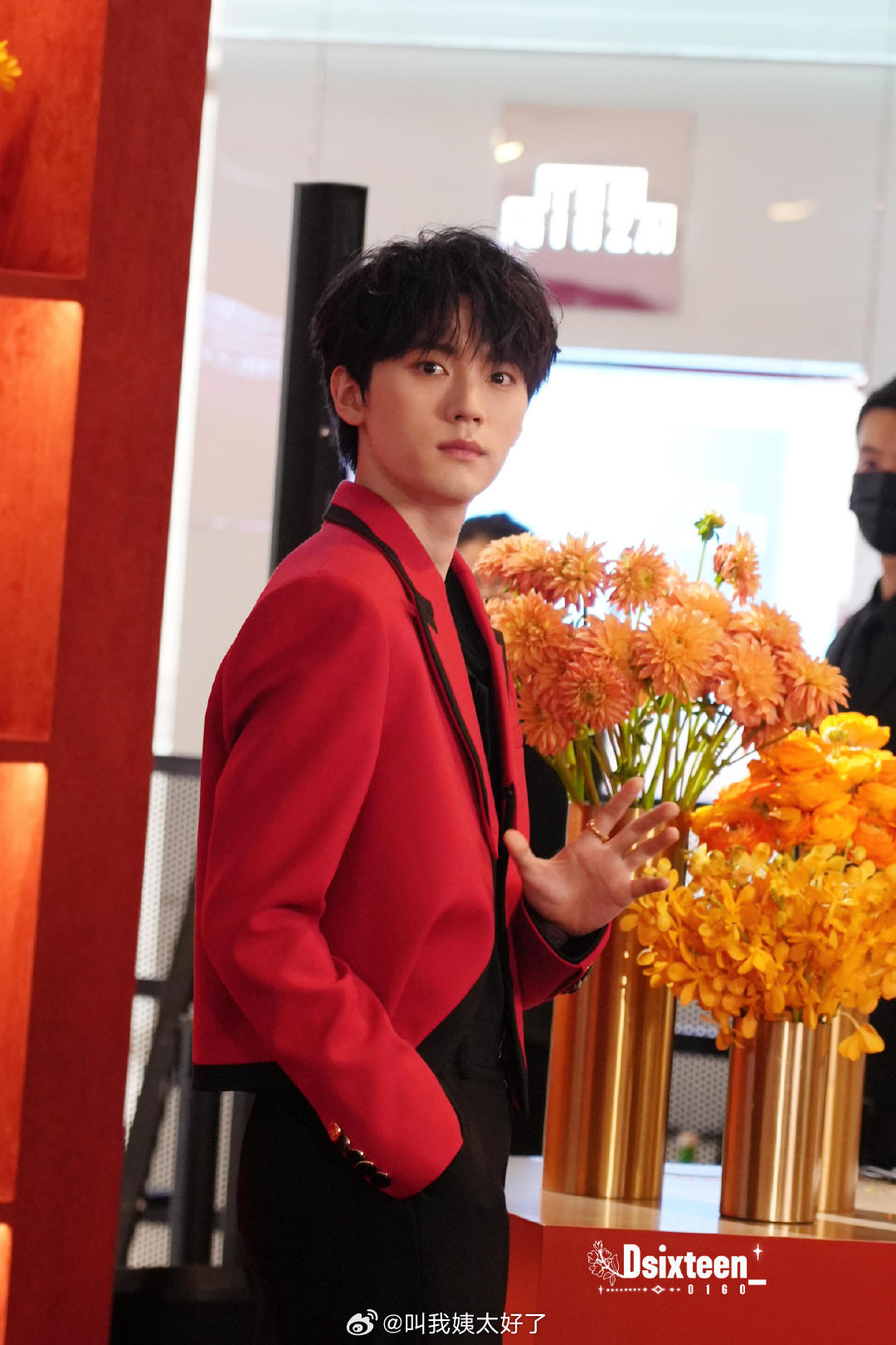 周翊然线下活动图路透，最近被网友称为00四帅之一，来看看