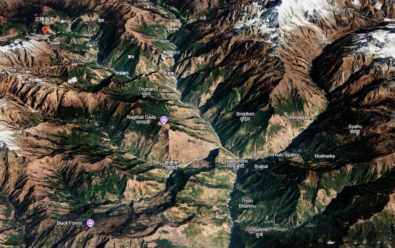 GOOGLE EARTH的图片有点老旧，那时还没有联检大楼，可以参考看看地形：除