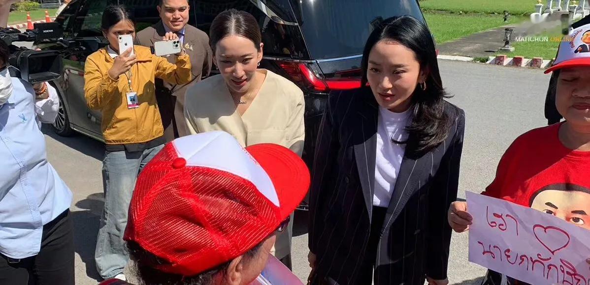前脚佩通坦透露他信在监狱身体状况好转，后脚泰国内阁秘书处就将他信特赦申请书的相关