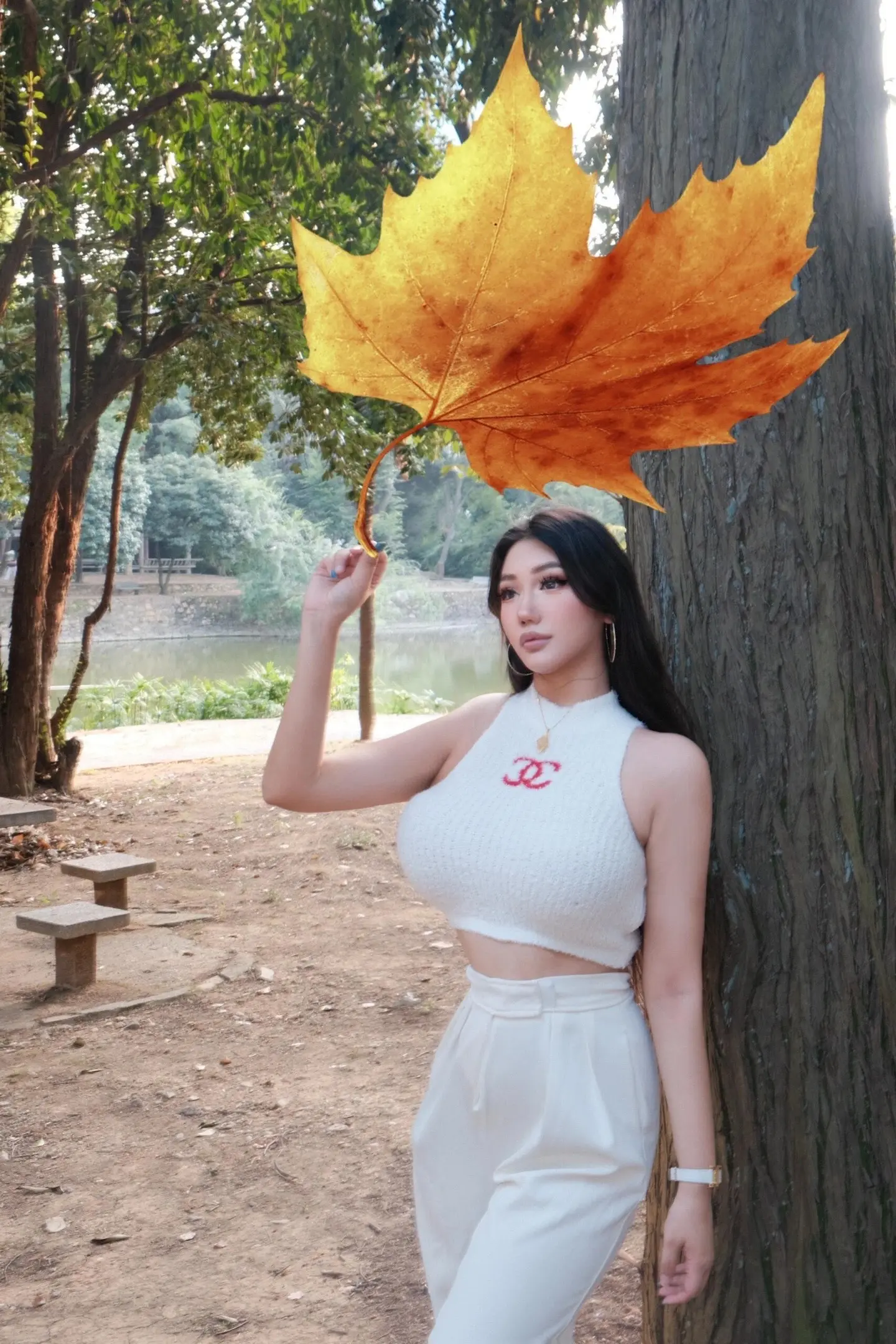地震了 s跑了 m还在笼子里拴着。