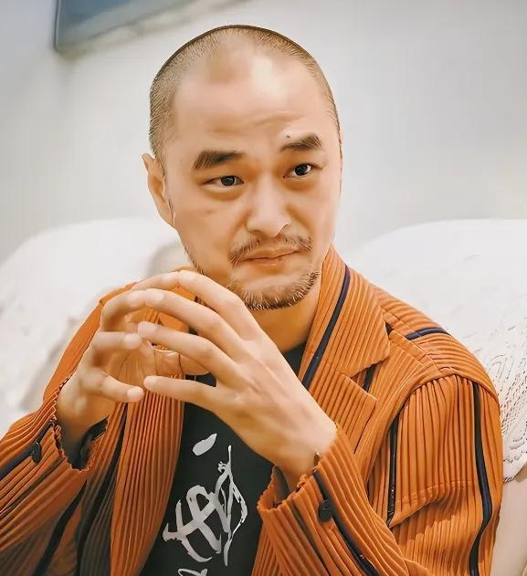 “我就是好色，我当妇科医生，我能光明正大地看女人。”说这句话的人是一位29岁的医