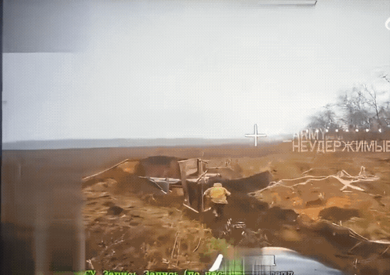 俄军有点过分了？在苏梅州方向，乌军一个阵地被俄军无人机无情收割，追着乌军打，跑到