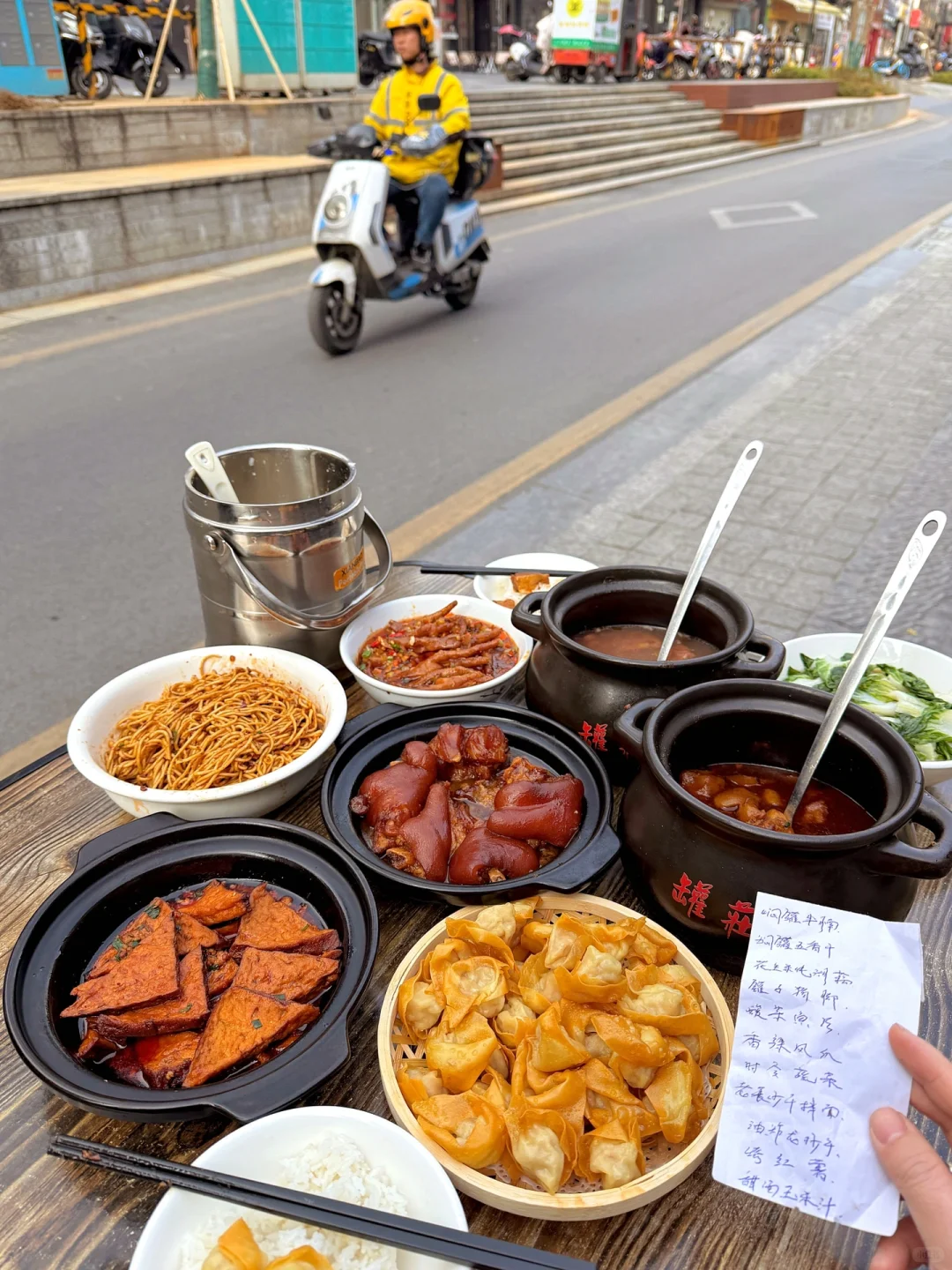 在长沙，比笨罗卜好吃多了！！人均30😅😅