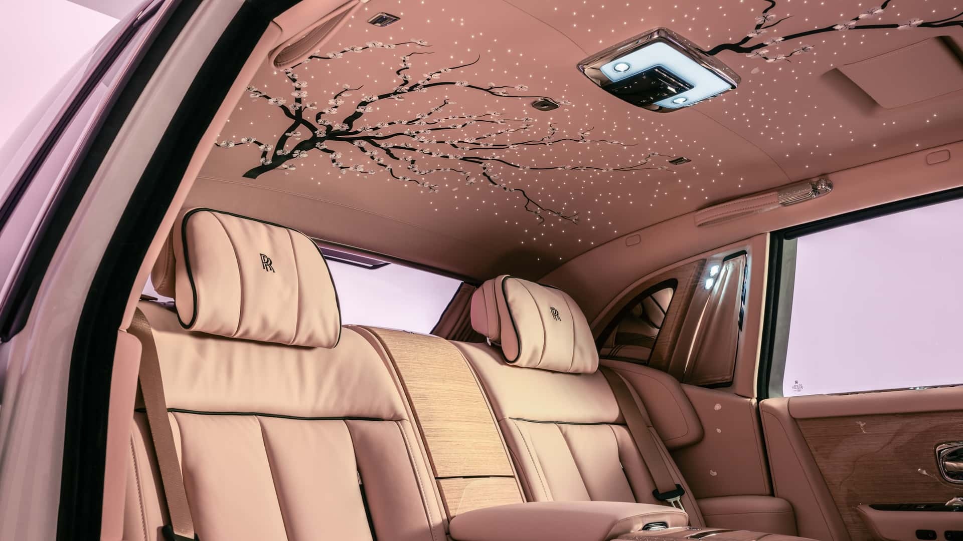 Rolls-Royce Phantom Cherry Blossom ​​​