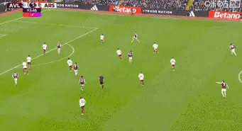 阿斯顿维拉2比1阿森纳榜三补时绝杀了榜一，暂时成榜二了。阿森纳这个赛季到现在，和