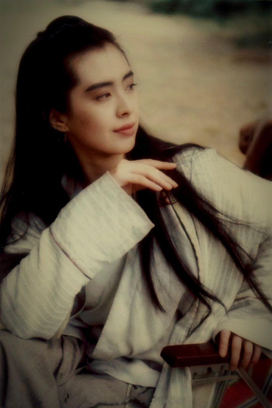 1993年，《新流星蝴蝶剑》中的王祖贤。 